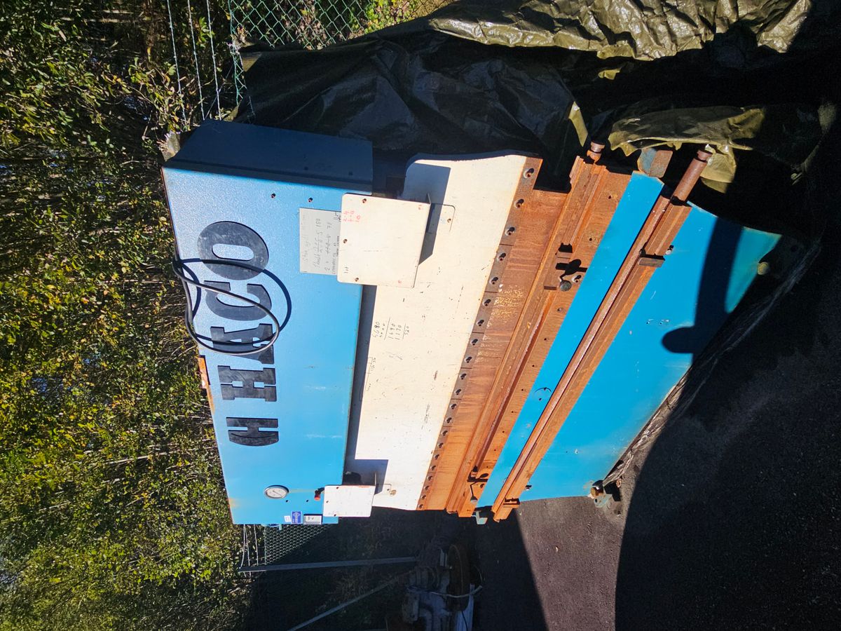 HACO hydraulisk kantpresse og Sertom/BF1 hydraulisk valse selges som de står